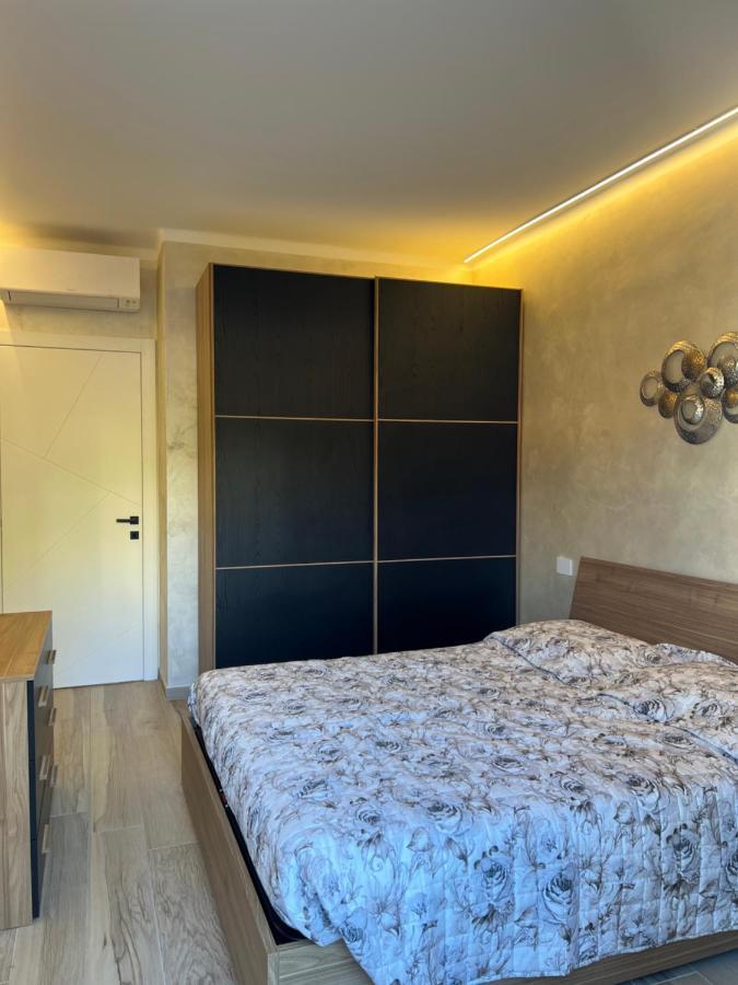 文蒂米利亚Corso Montecarlo公寓 外观 照片